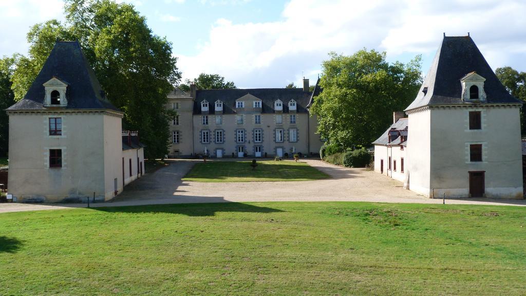 Bed & Breakfast Château Du Golf De La Freslonnière